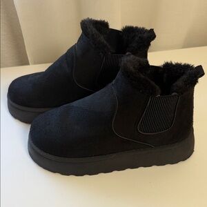 Cozy Black Fur-Lined Ankle Boots